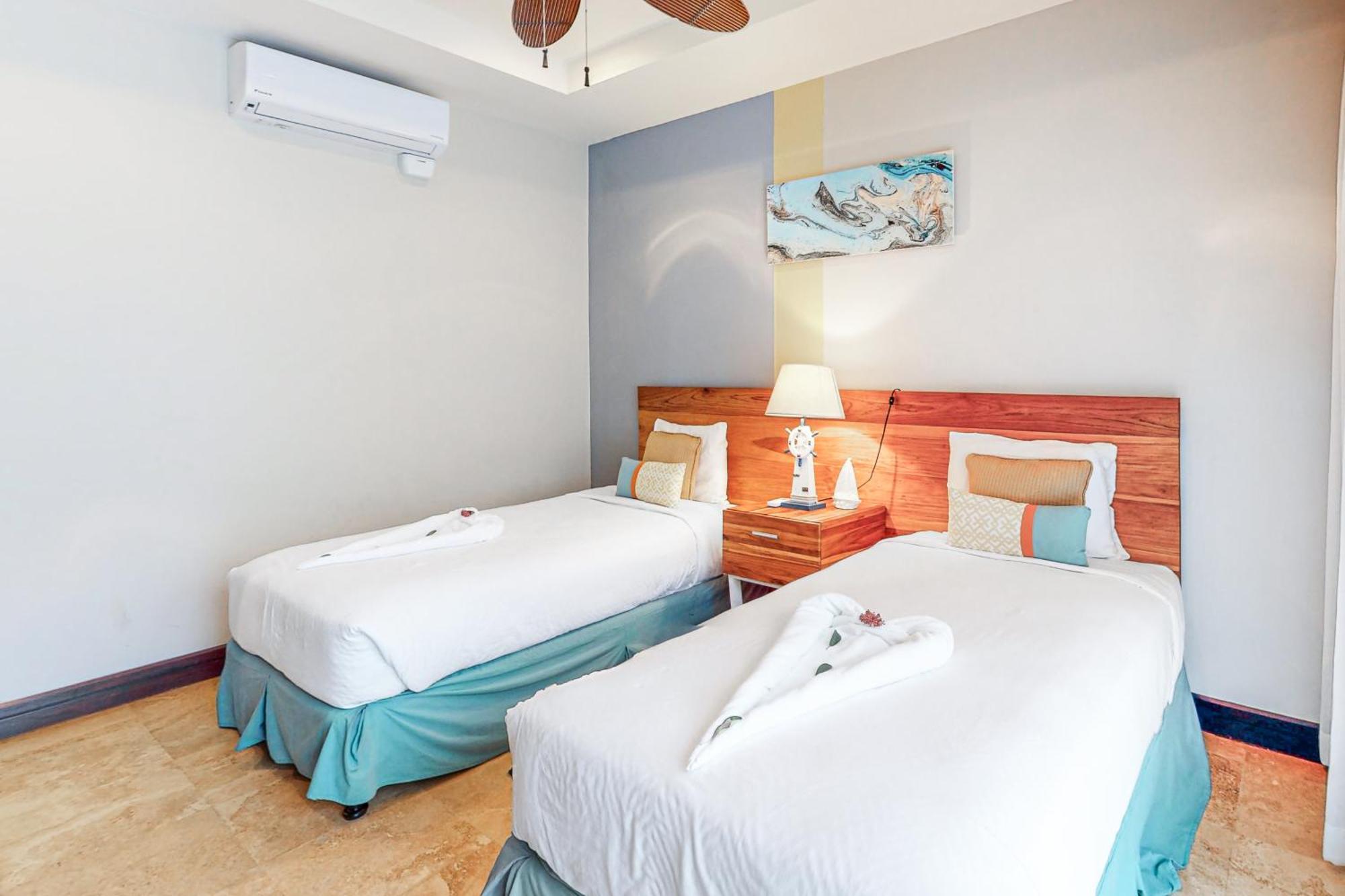 Condo @ Azul Paraiso Коко Номер фото